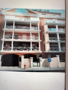 Appartement 3pieces jardin et garage golfe de saint tropez immeuble ATRIUM